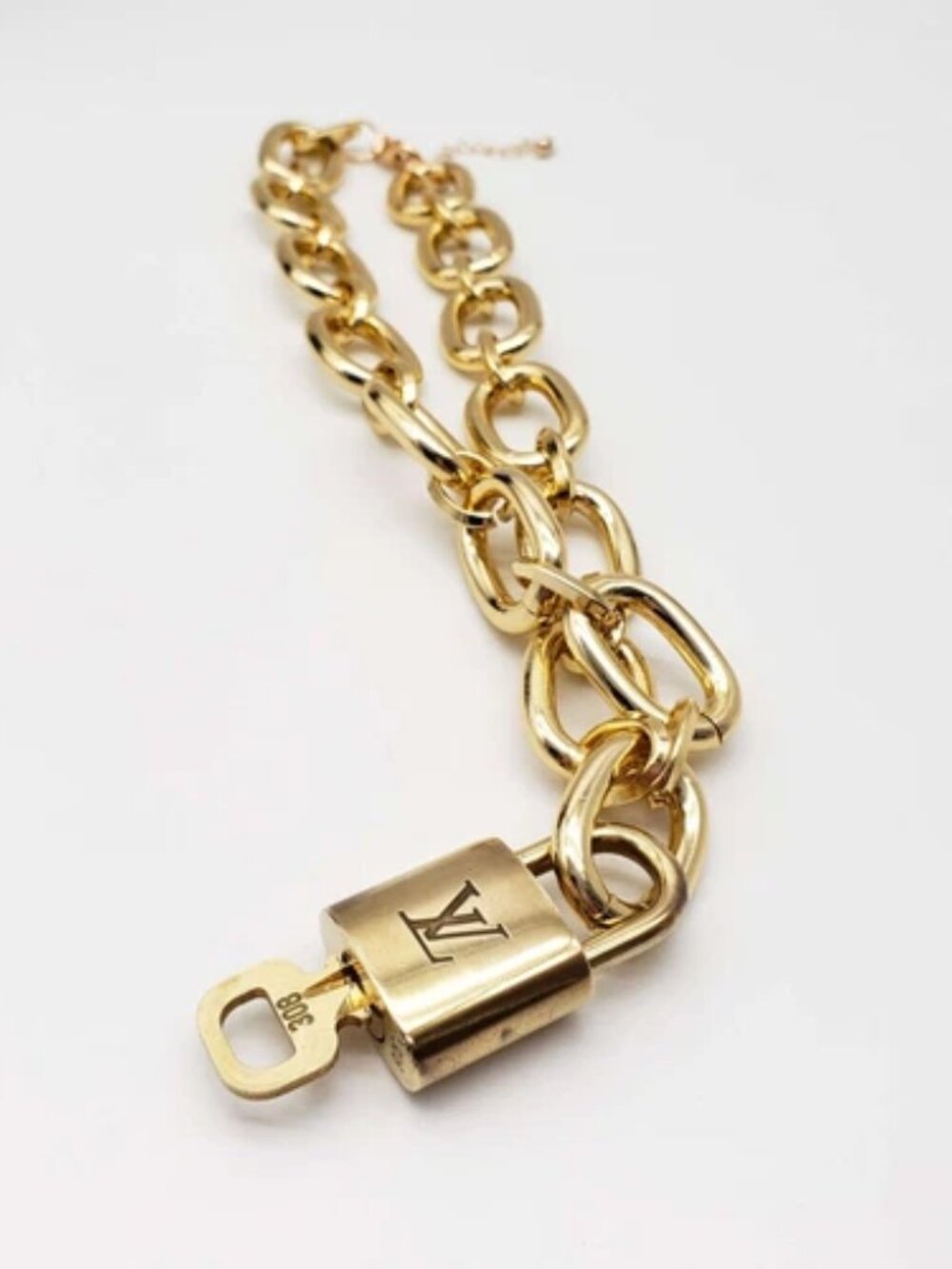 Gold-Plated Necklace with Authentic Louis Vuitton Padlock - Picture 9 of 14